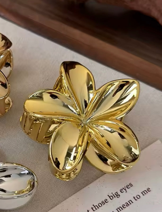 Flower hair clip