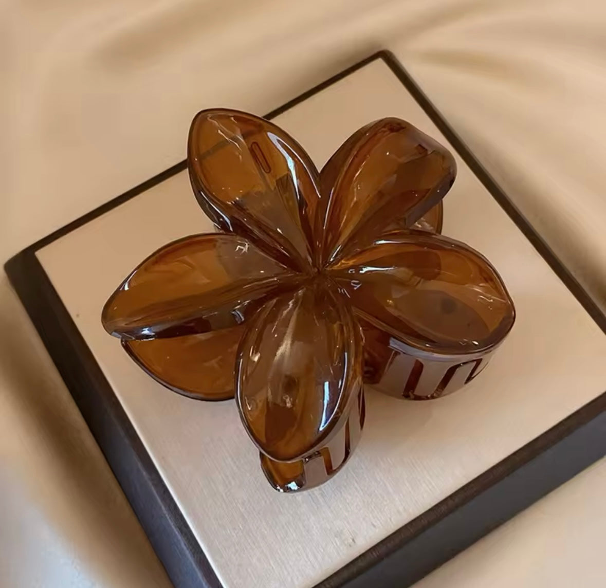 Flower hair clip