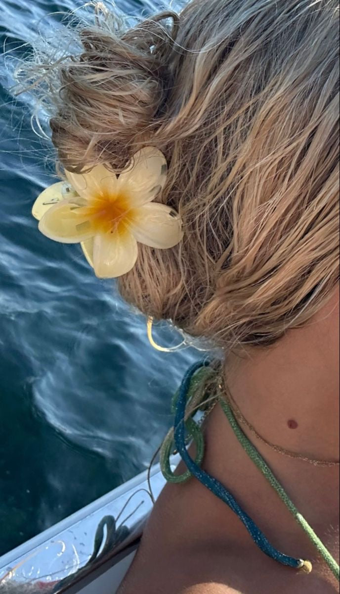 Flower hair clip