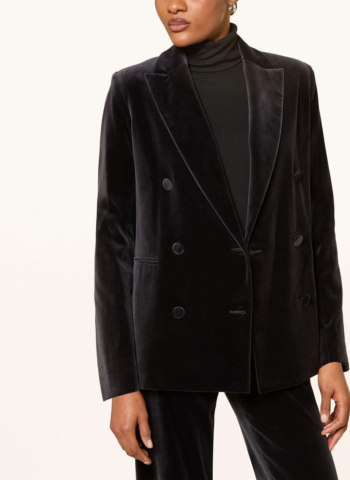 Black oversized velvet Zara blazer