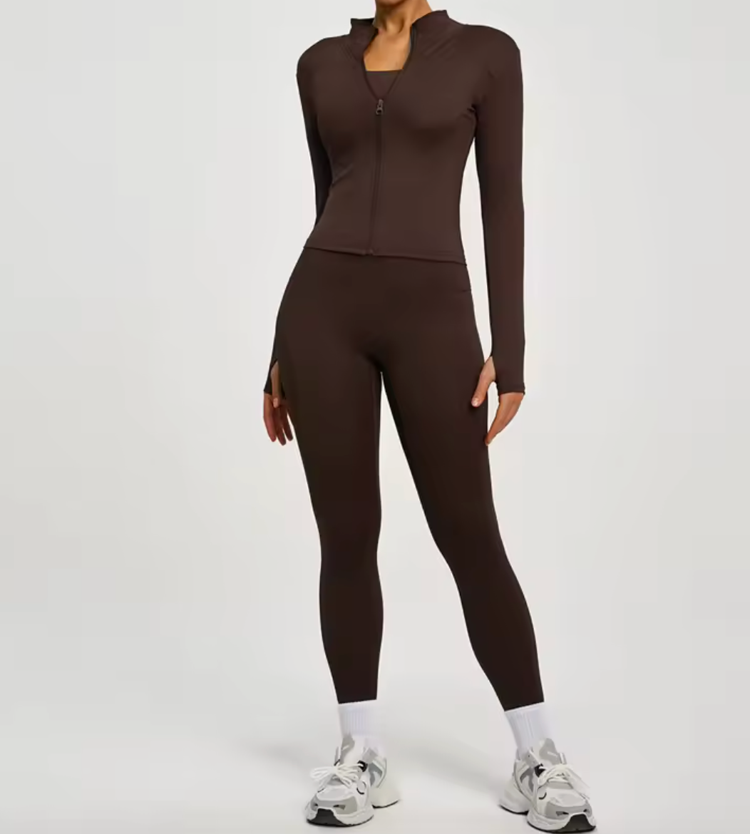 Conjunto de chamarra y leggins