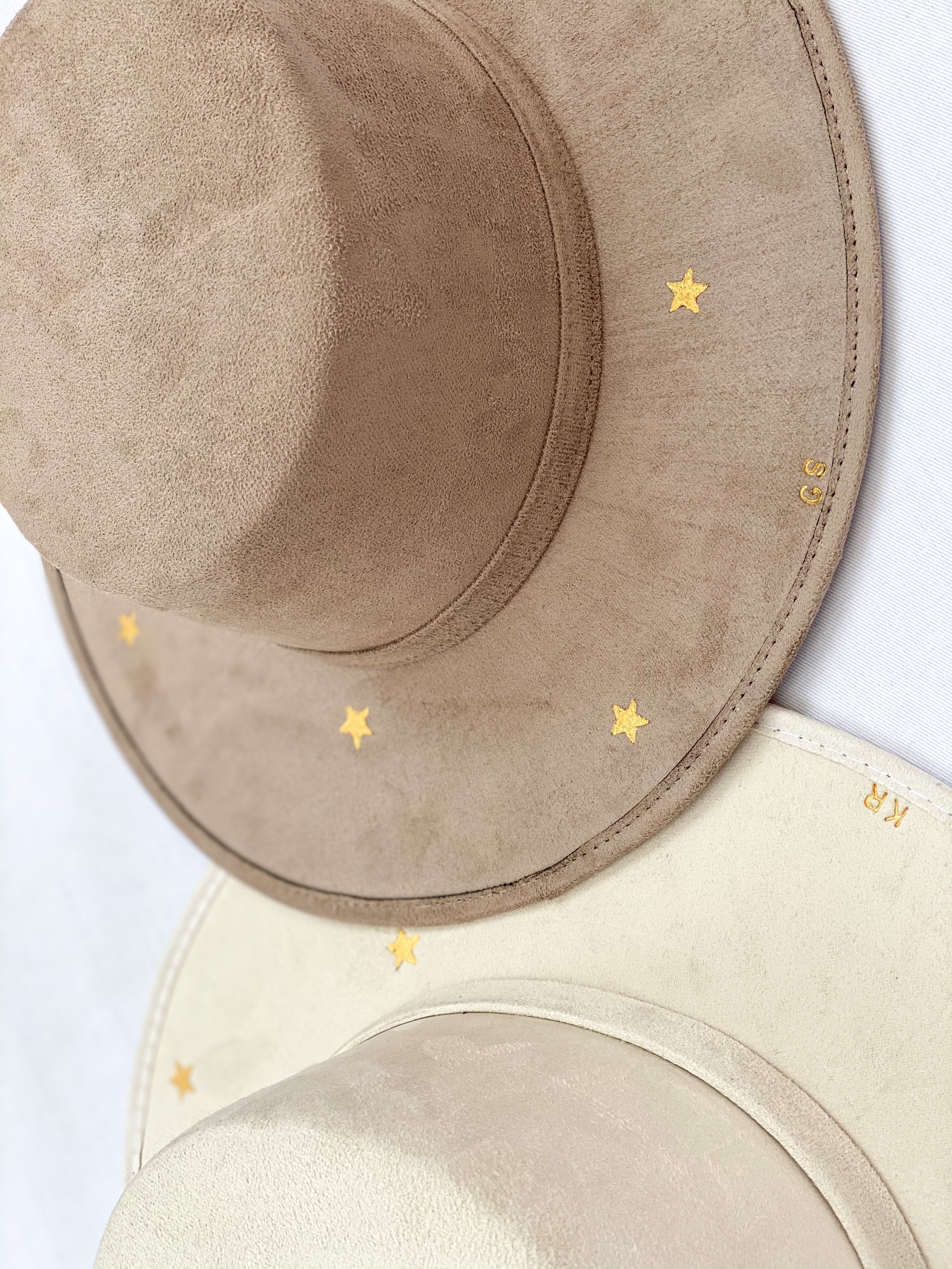2 Letras extras para tu sombrero