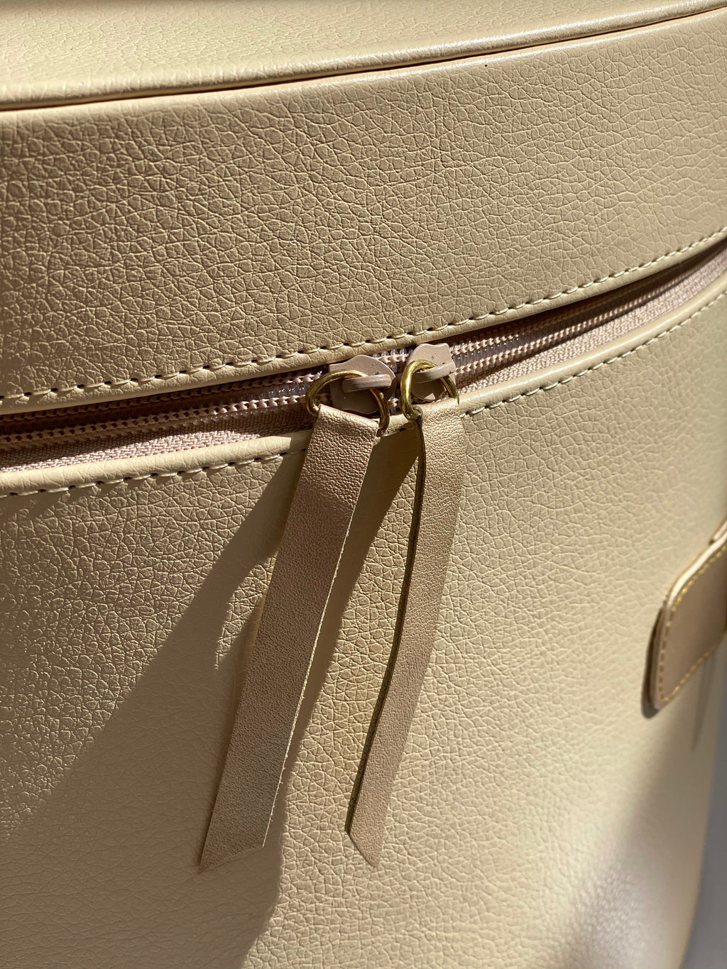 TRAVEL BAG